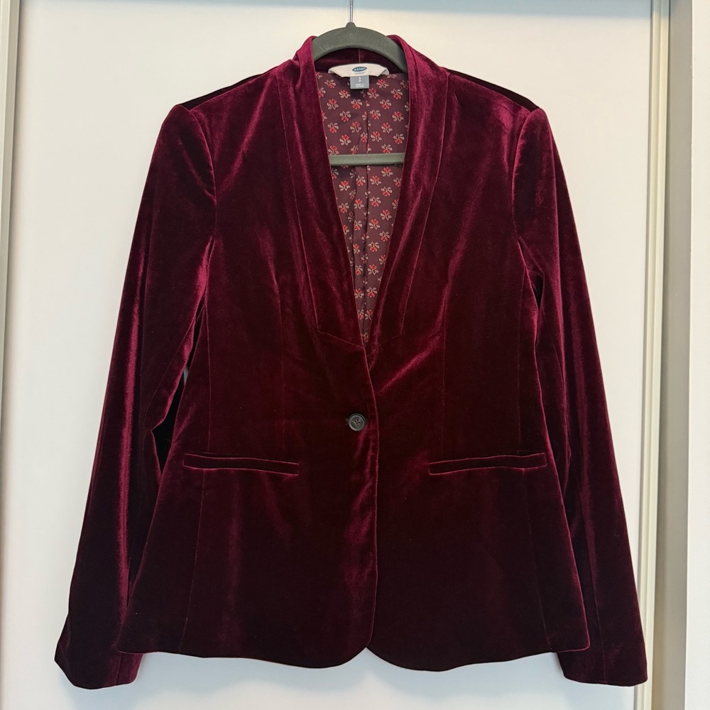 Elegant Velvet Burgundy Women's Blazer